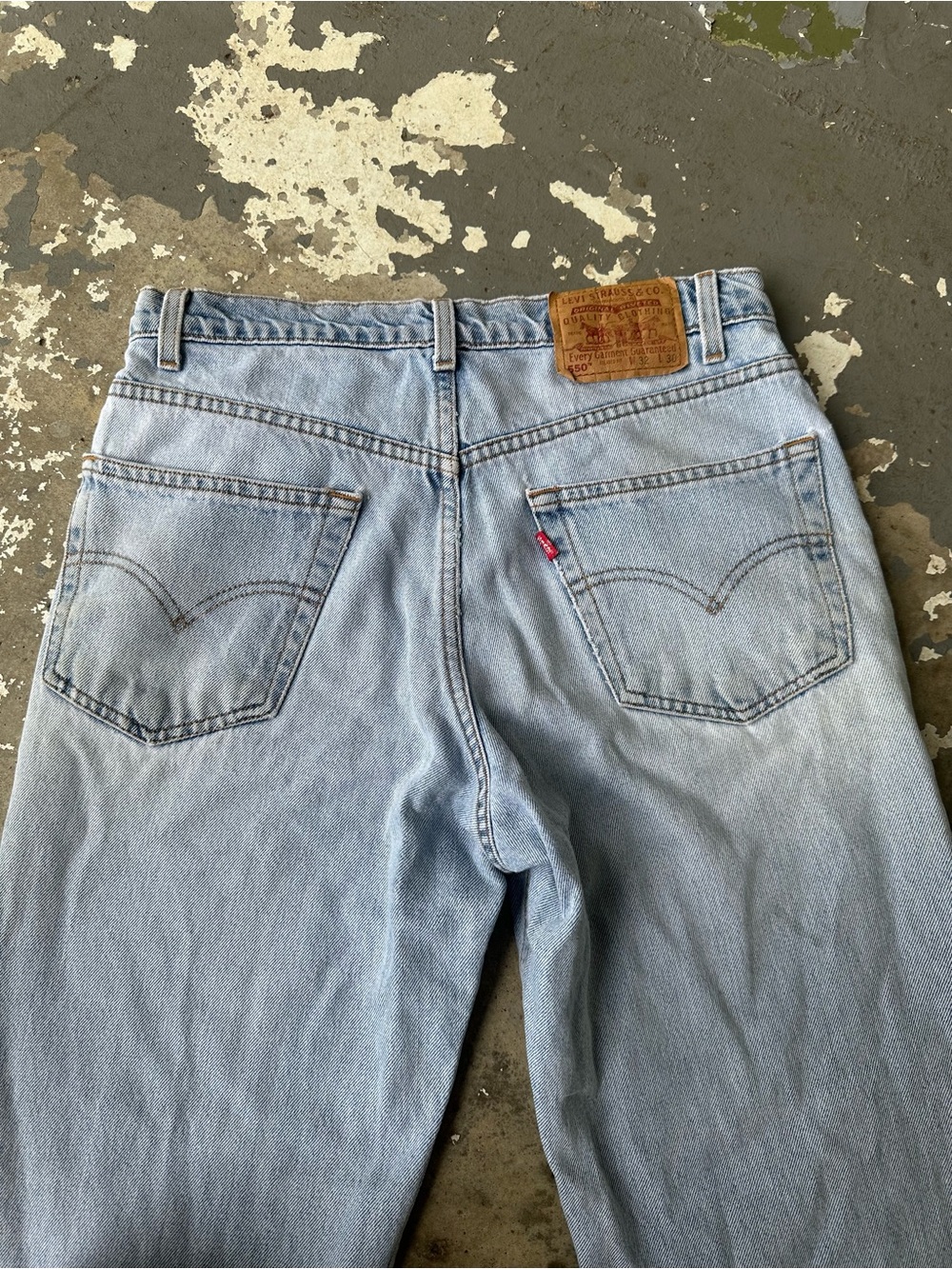Vintage Levi’s Light Wash Men's Jeans - Classic Straight Fit - Picture 10 of 12